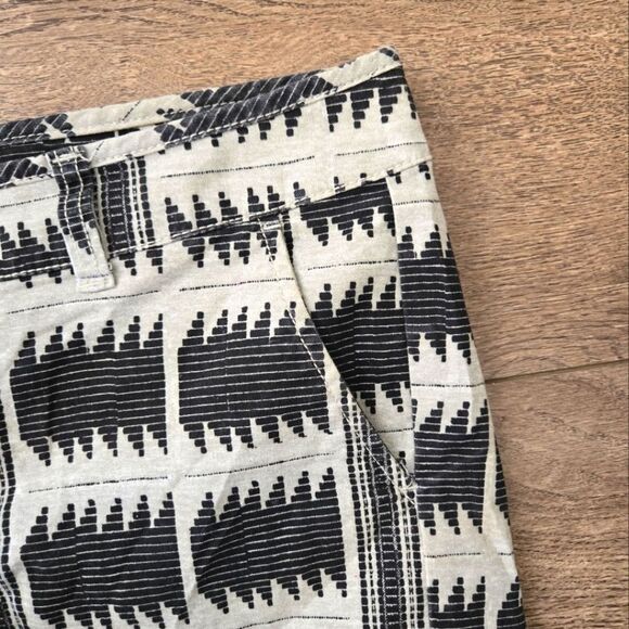 2/$30 American Eagle short size 6 - Picture 2 of 5